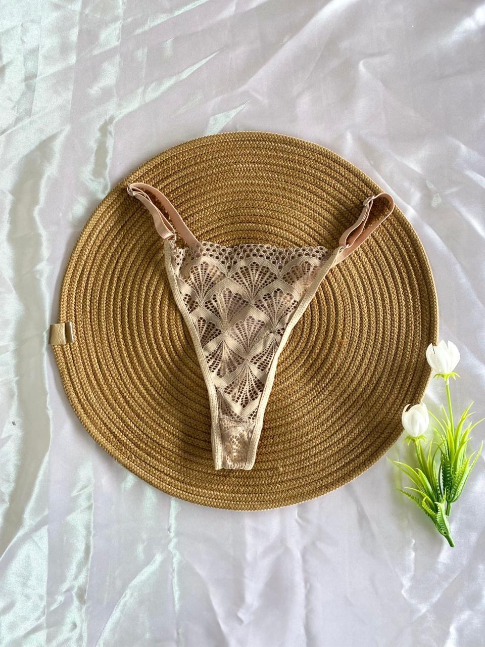 LESS-001-001 Mora nude - Imagen 1